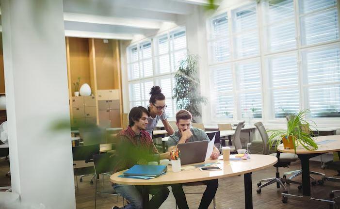 Como usar fragrâncias para melhorar o ambiente no home office