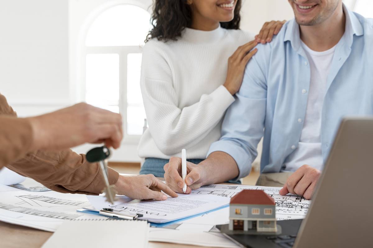 Consórcio Imobiliário ou Financiamento: Qual a Melhor Opção?